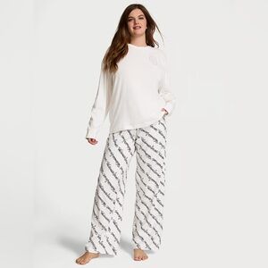 Victoria’s Secret Flannel Long-Sleeve Tee-Jama Set X-LARGE